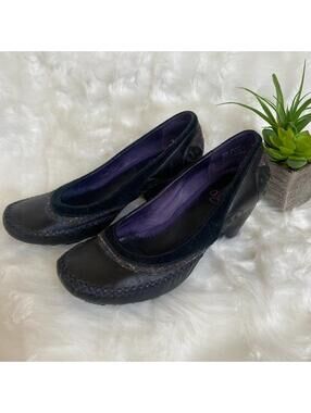 Indigo Black Leather and Fabric Low Heel Shoes Size 7.5